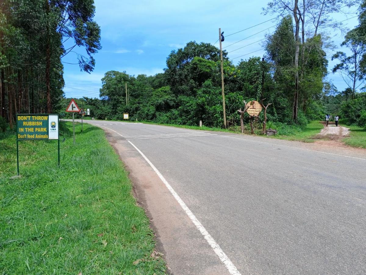 Chimpanzee Capital Safari Lodge Bigodi Exterior foto