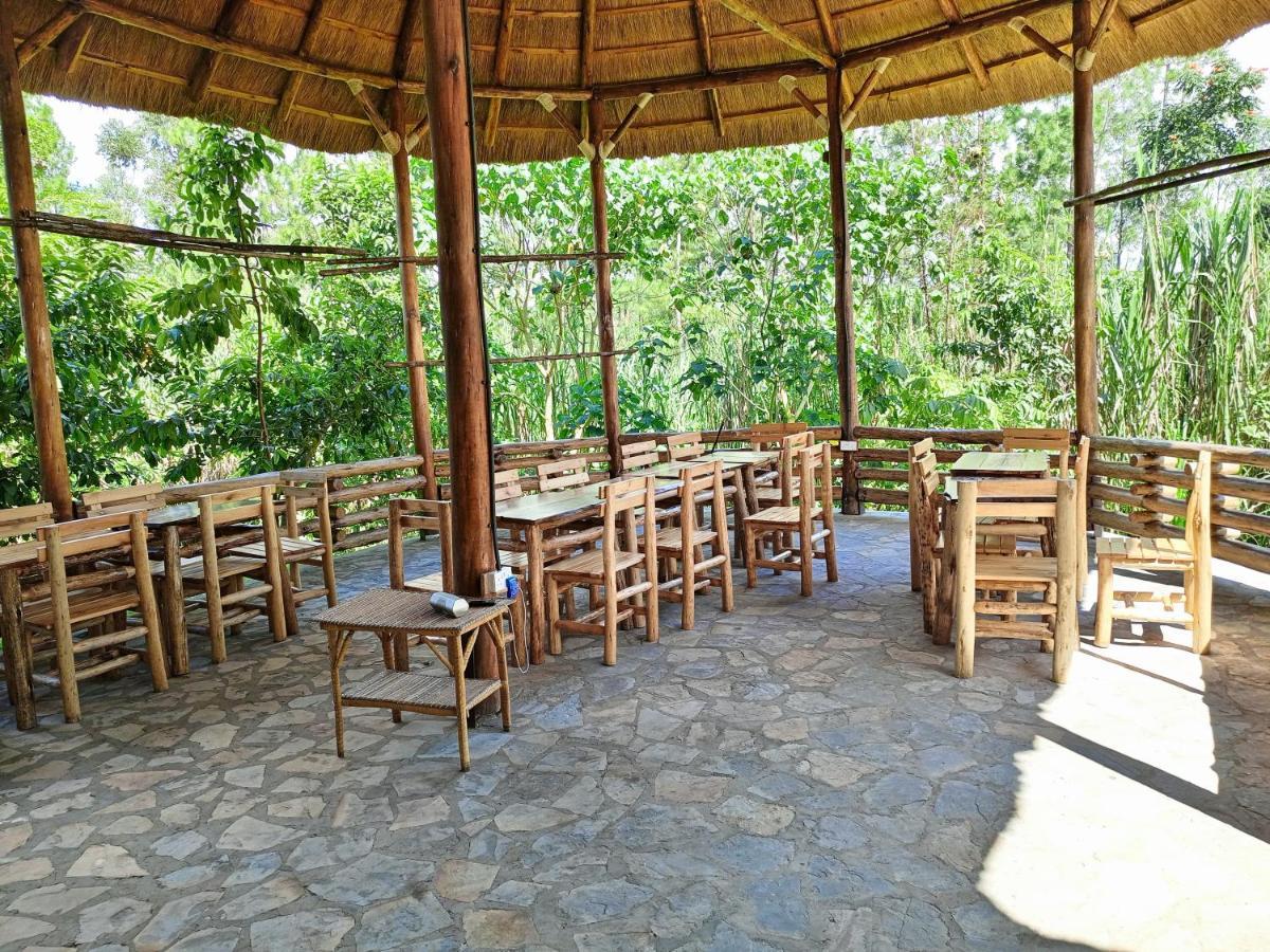 Chimpanzee Capital Safari Lodge Bigodi Exterior foto