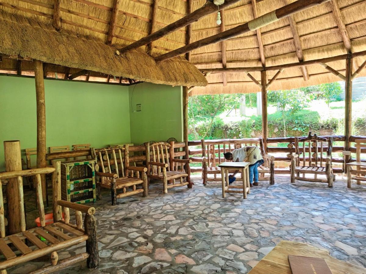 Chimpanzee Capital Safari Lodge Bigodi Exterior foto
