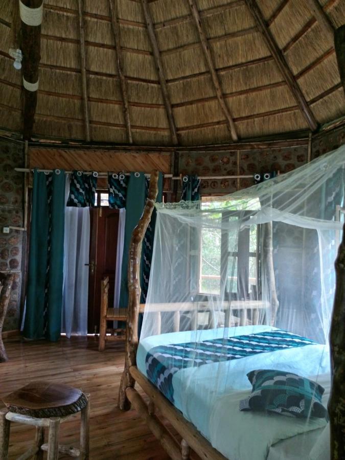 Chimpanzee Capital Safari Lodge Bigodi Exterior foto