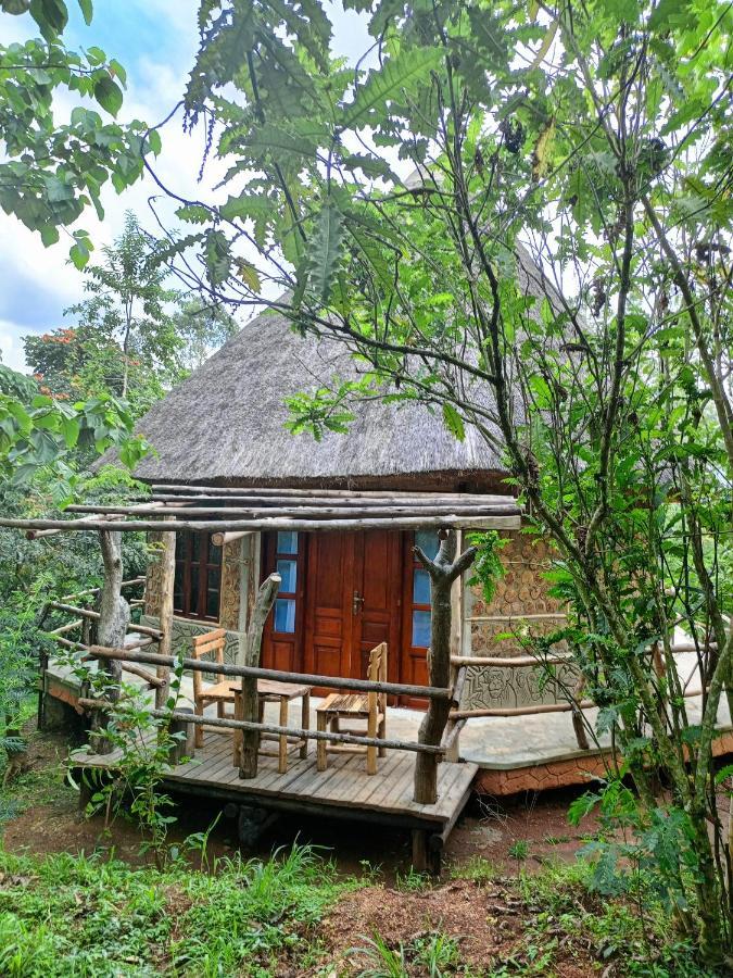 Chimpanzee Capital Safari Lodge Bigodi Exterior foto